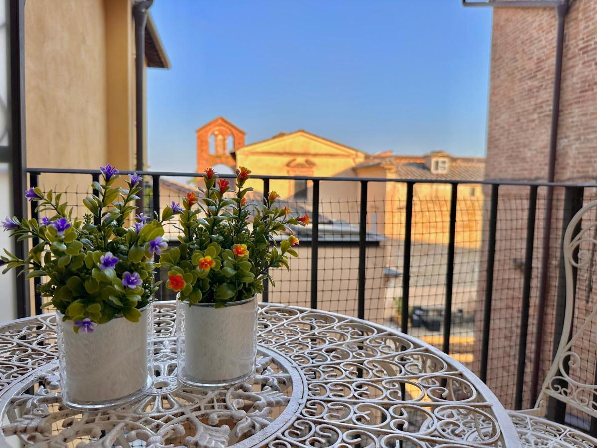 סיינה Sisters' Home - Appartamento Nel Centro Storico Con Terrazzo, Aria Condizionata E Vasca Da Bagno מראה חיצוני תמונה